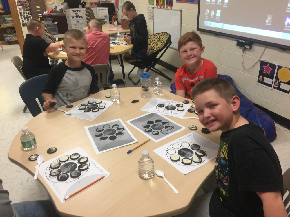 Second Grade uses Oreos to learn about the Phases of the Moon 